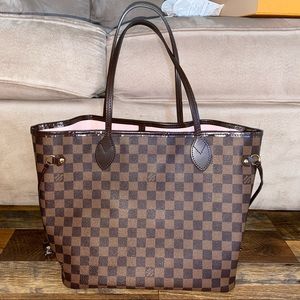 Louis Vuitton MM Neverfull